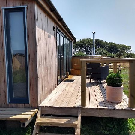 Cleeves Cabins Arran Luxury Lodge With Hot Tub Dalry  Экстерьер фото