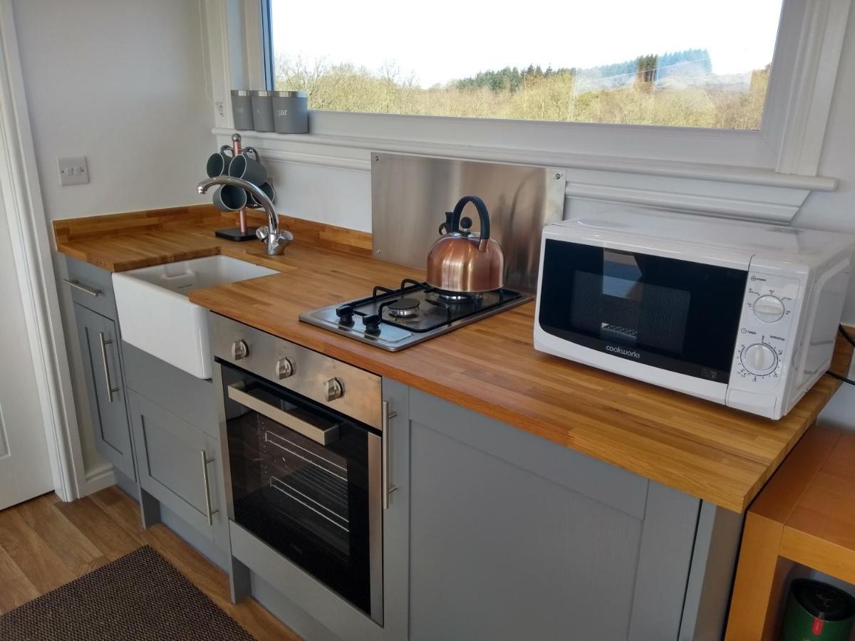 Cleeves Cabins Arran Luxury Lodge With Hot Tub Dalry  Экстерьер фото