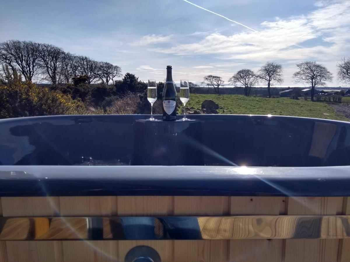Cleeves Cabins Arran Luxury Lodge With Hot Tub Dalry  Экстерьер фото