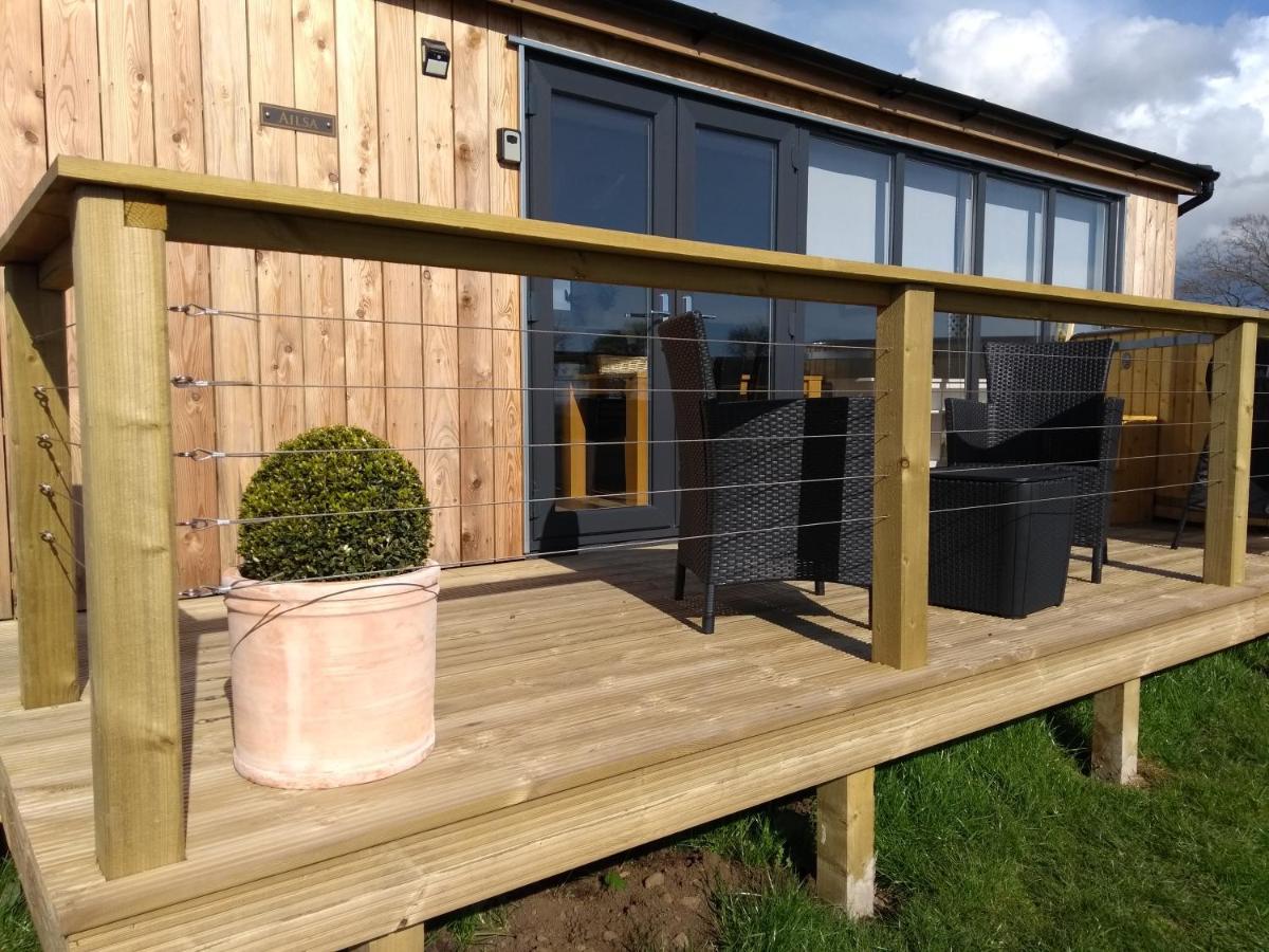 Cleeves Cabins Arran Luxury Lodge With Hot Tub Dalry  Экстерьер фото